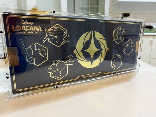 Case acrílio Expo D23 Lorcana Disney