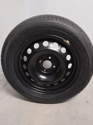 Neumático Michelin 215/55 R. Nuevo