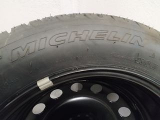 Neumático Michelin 215/55 R. Nuevo