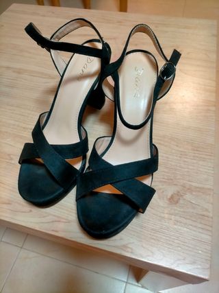 Sandalias negras tacón 38