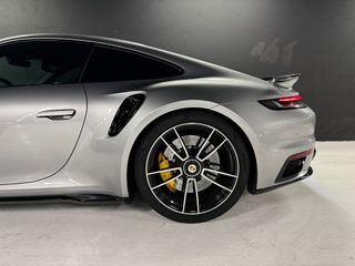 Porsche 911 992 - TURBO S - 17.000 KMS - NUEVO
