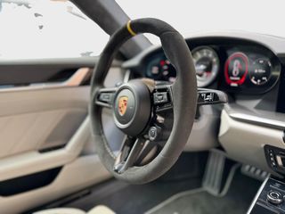 Porsche 911 992 - TURBO S - 17.000 KMS - NUEVO