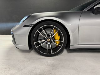 Porsche 911 992 - TURBO S - 17.000 KMS - NUEVO