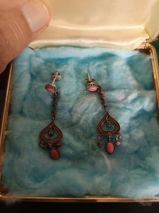 Pendientes isabelinos plata coral y marquesitas.