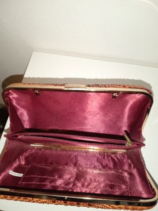 Pochette marrone effetto coccodrillo