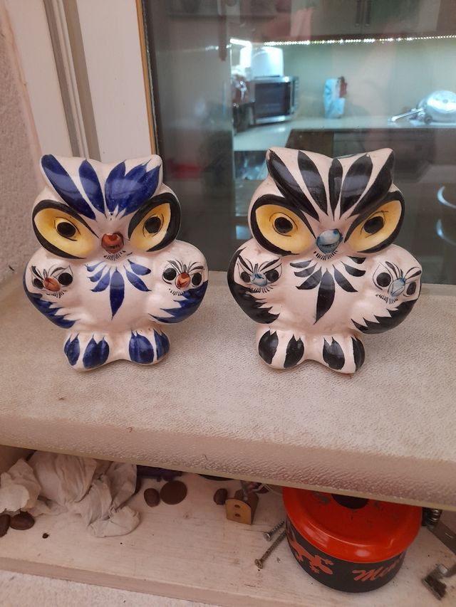 2 Buhos de cerámica pintados a mano