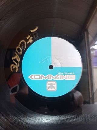 Vinilo makina remember
