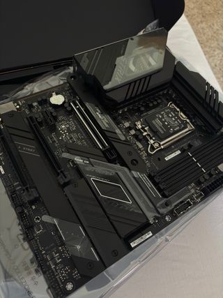 Placa base ASUS ROG Strix Z790-F WiFi