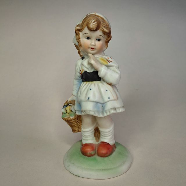 Figura cerámica vintage estilo Hummel Goebel niña 