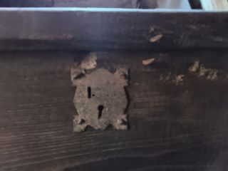 Arcón antiguo de madera maciza