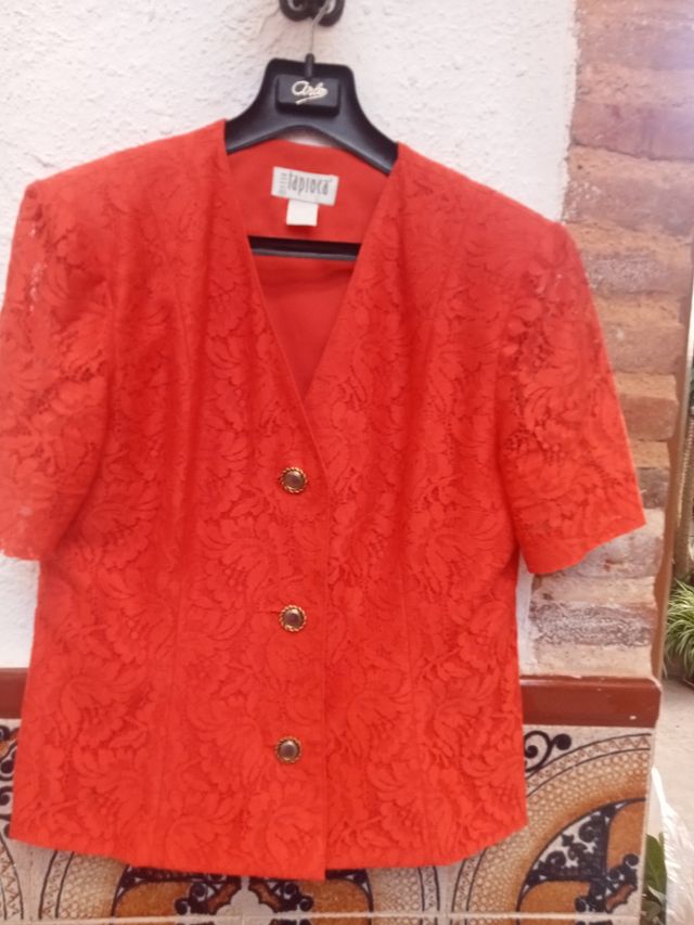 Traje chaqueta falda como nuevo. Marca Tapioca.