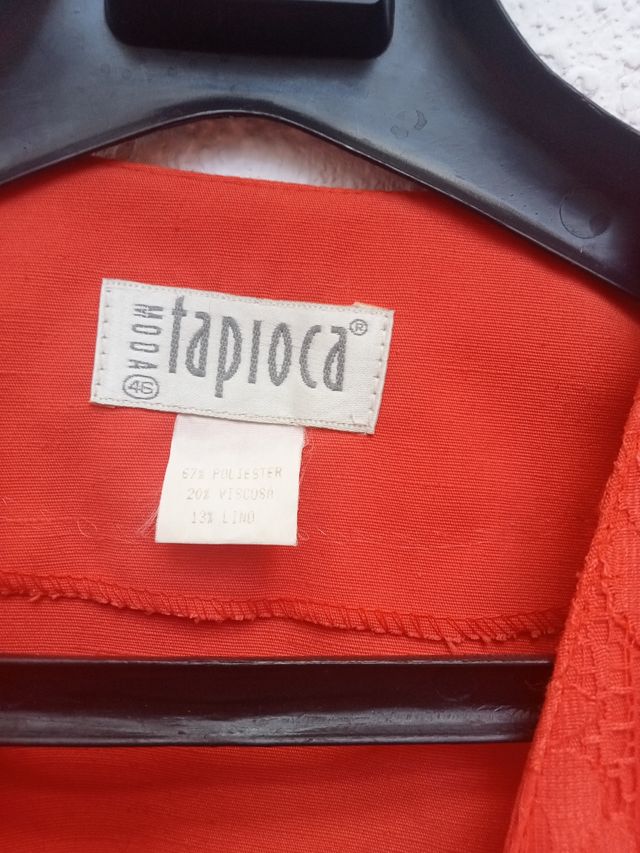 Traje chaqueta falda como nuevo. Marca Tapioca.