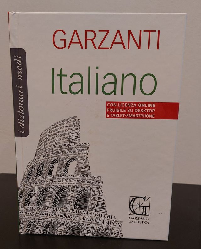 Dizionario medio di italiano (Italian Edition)