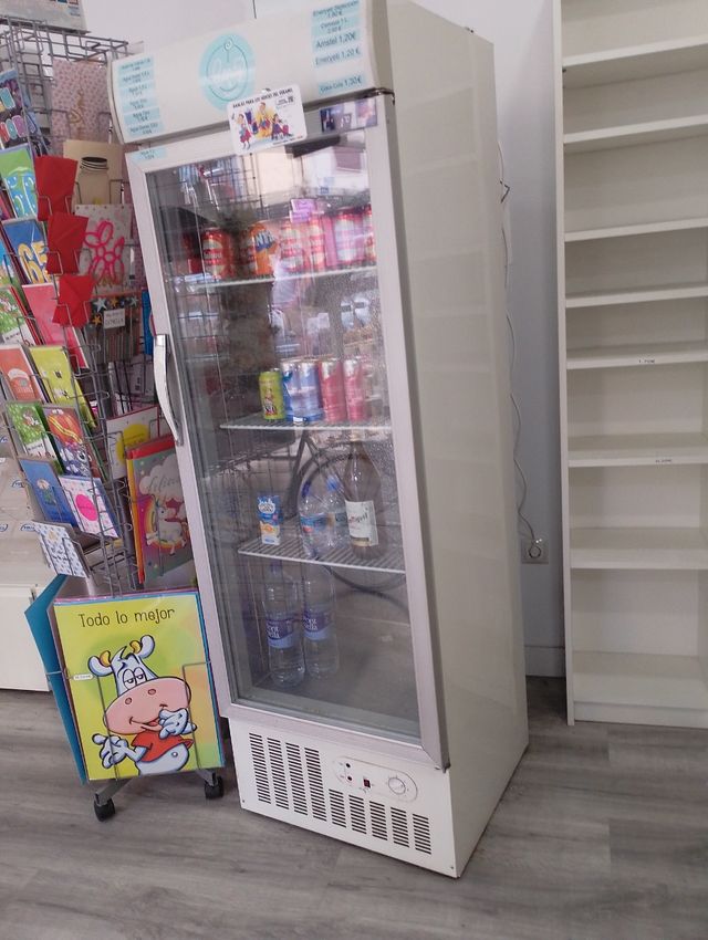 Nevera expositora bebidas comercial