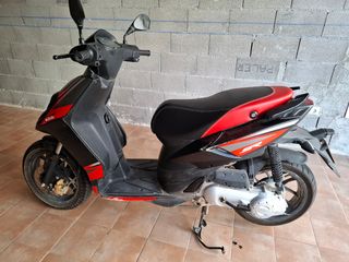 Aprilia SR 50 Motard