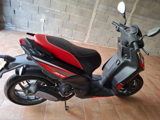 Aprilia SR 50 Motard
