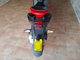 Aprilia SR 50 Motard