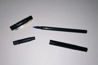 BOLÍGRAFO METÁLICO - NEGRO Y DORADO