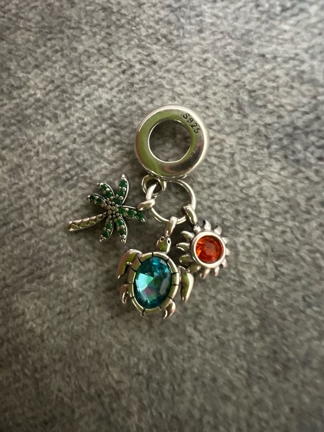 Charm con Palmera, Tortuga, Sol