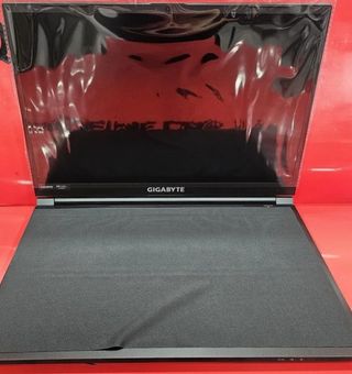 Portátil Gigabyte G6 i7 13700 16gb 1tb 4060 
