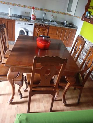 Mesa castaño + 6 sillas