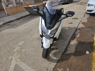 Honda Forza 300 - Scooter