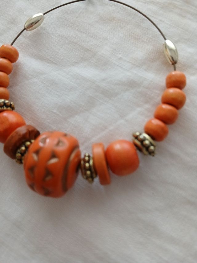 Collana e orecchini arancioni