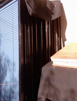 Ventana fija con persiana integrada