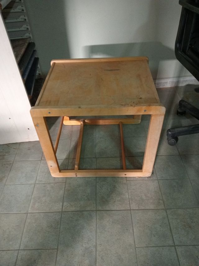 Mesa infantil de madera