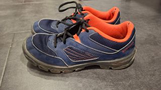 Zapatillas Quechua montaña azul-naranja