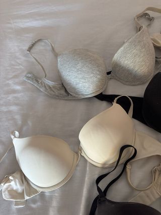 5 Sujetadores - Beige y Negro