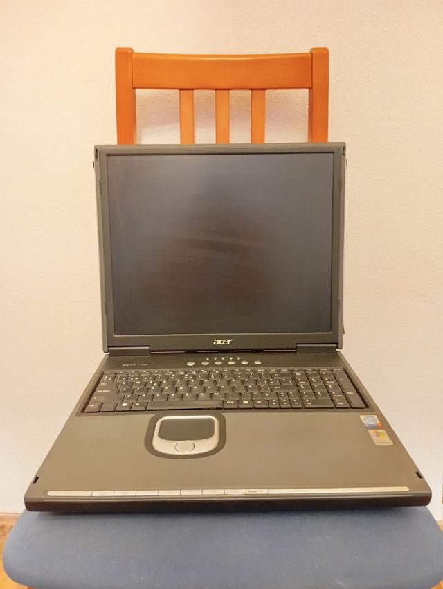 Portátil antiguo Acer