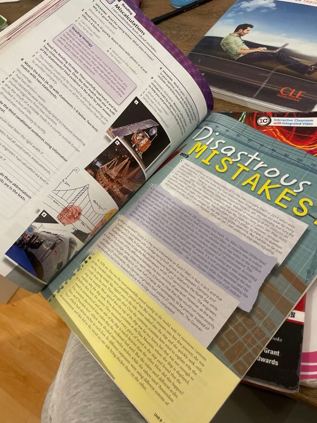 Solutions 3rd Edition Intermediate. Student's Book