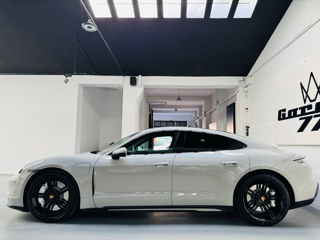 Porsche Taycan 2021