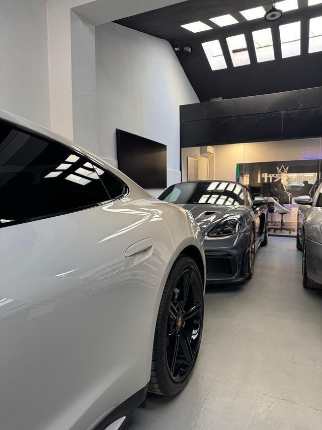 Porsche Taycan 2021