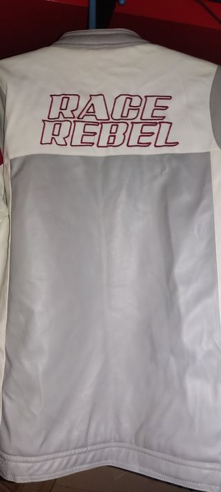 Chaqueta rebel más jersey zara