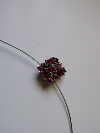 Collar vintage piedras rojas