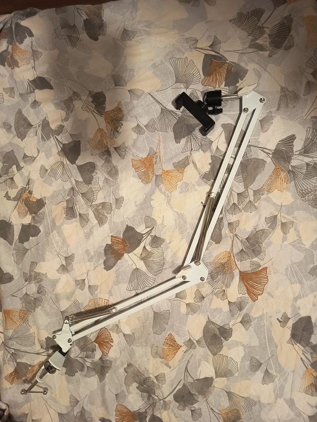 Brazo articulado móvil