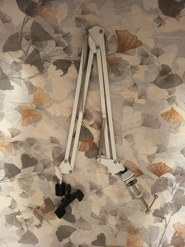 Brazo articulado móvil