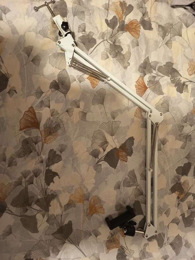 Brazo articulado móvil