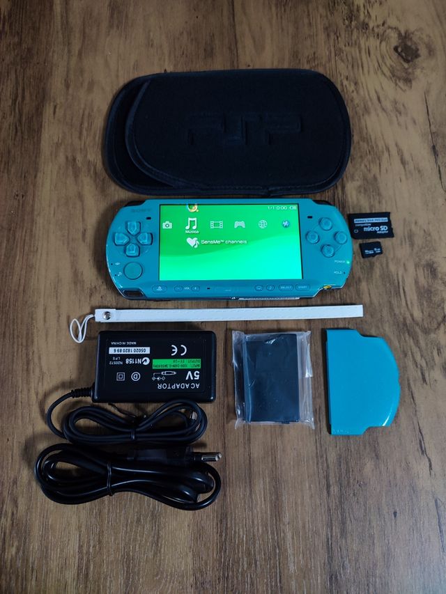 PSP Slim 3004 azul turquesa