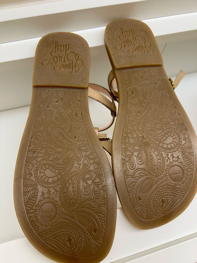 Sandalias GiosEppo con lazo