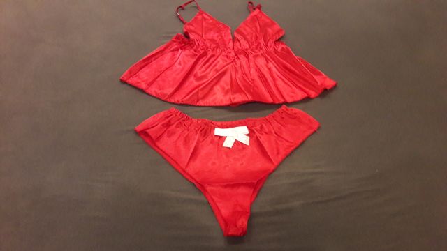 Conjunto lencería rojo tipo satén T.L