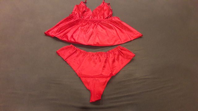 Conjunto lencería rojo tipo satén T.L