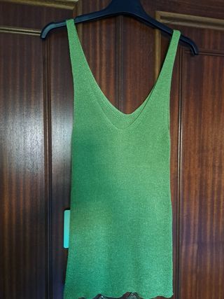 Top brillo verde