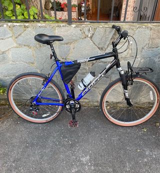 MOUNTAIN BIKE URBANA SCHWINN 26