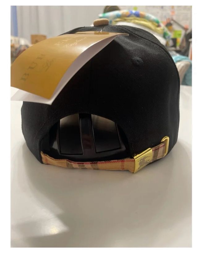 Gorra Burberry negra - Oso