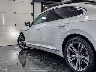 Volkswagen Arteon RLINE 240CV
