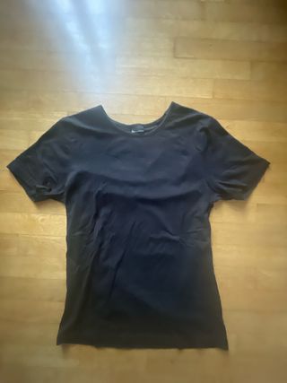 Maglia nera a maniche corte