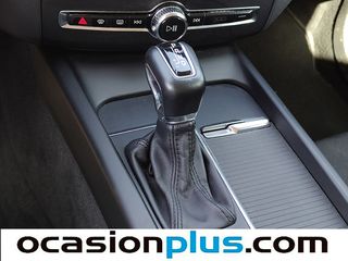 Volvo XC60 T4 Momentum Auto 140 kW (190 CV)